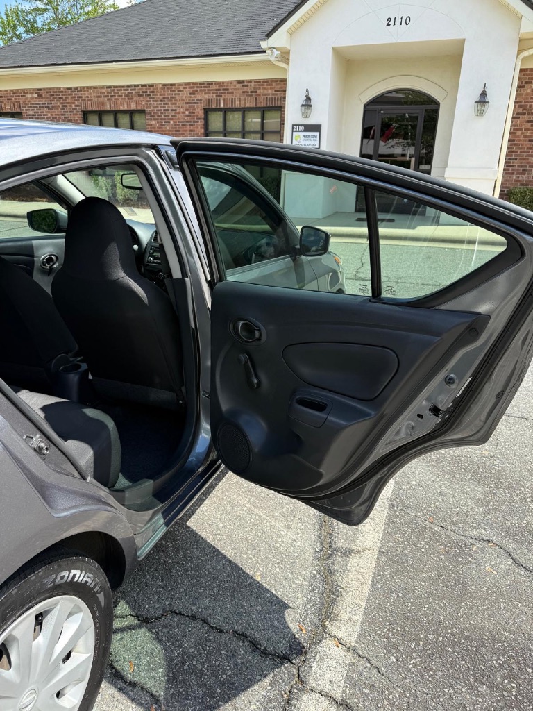 2016 Nissan Versa S photo