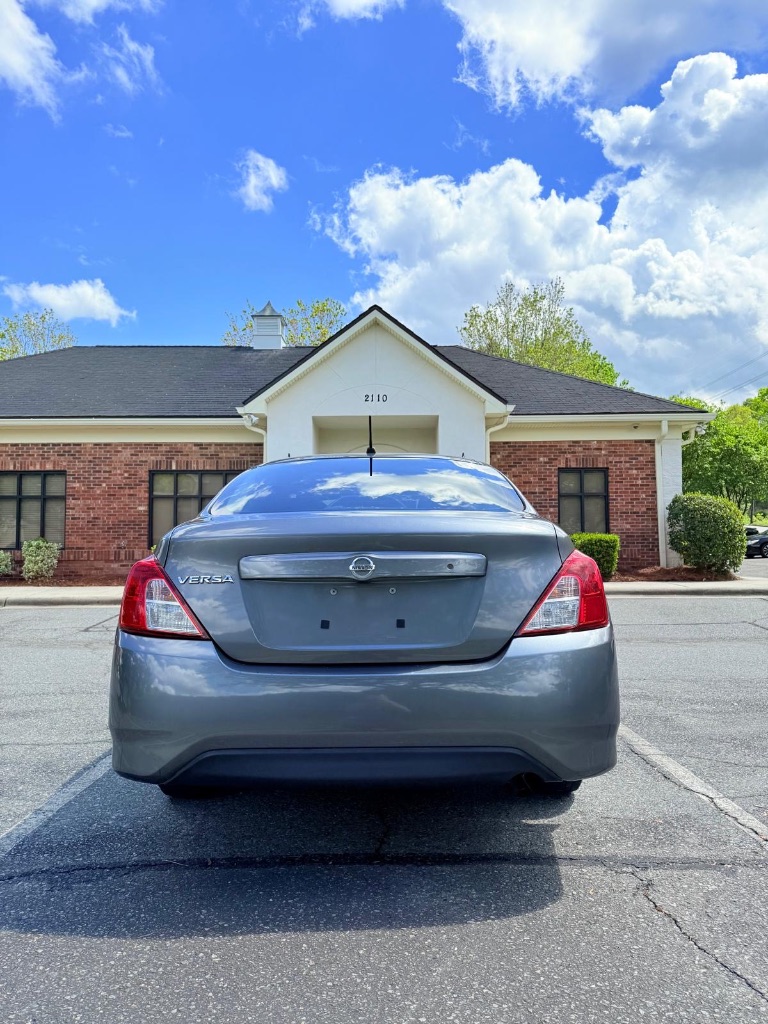 2016 Nissan Versa S photo