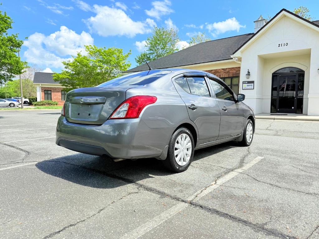 2016 Nissan Versa S photo