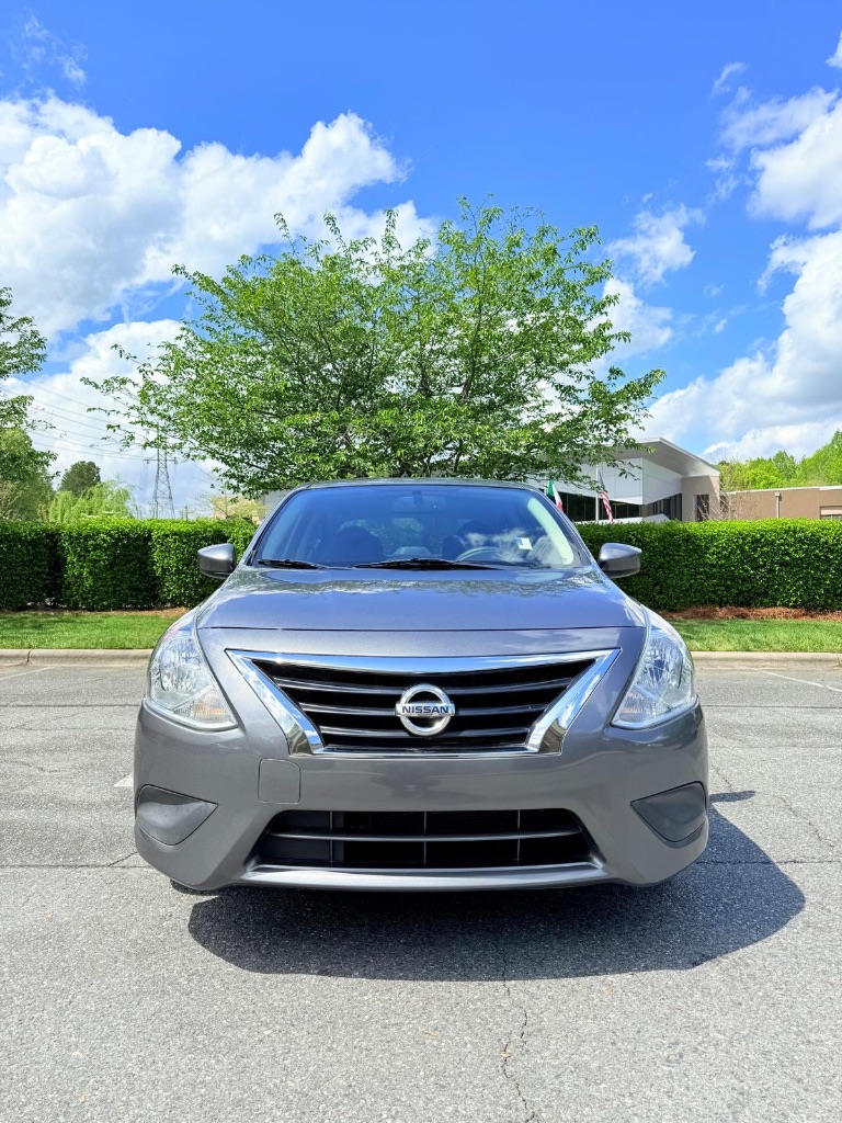 2016 Nissan Versa S photo