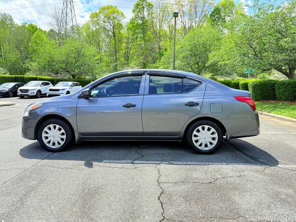 2016 Nissan Versa S photo