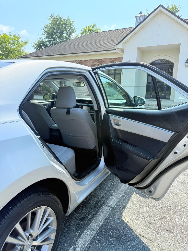 2015 Toyota Corolla - $12,799