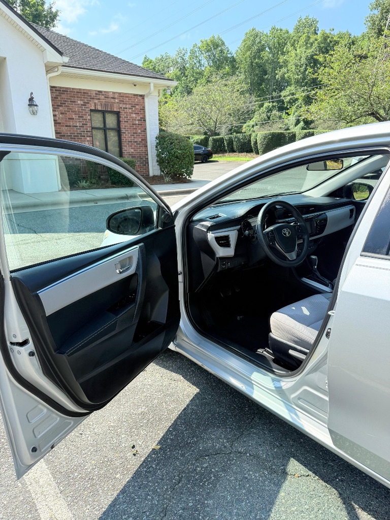 2015 Toyota Corolla - $12,799