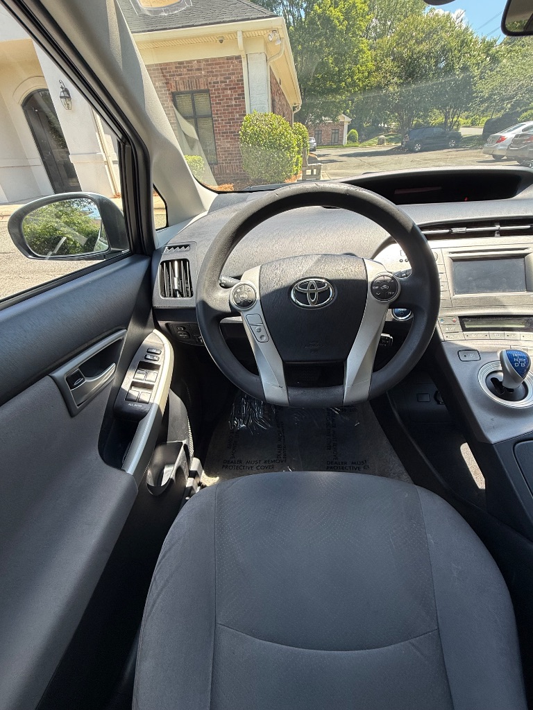 2014 Toyota Prius - $7,499