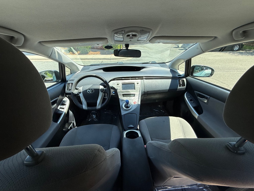 2014 Toyota Prius - $7,499
