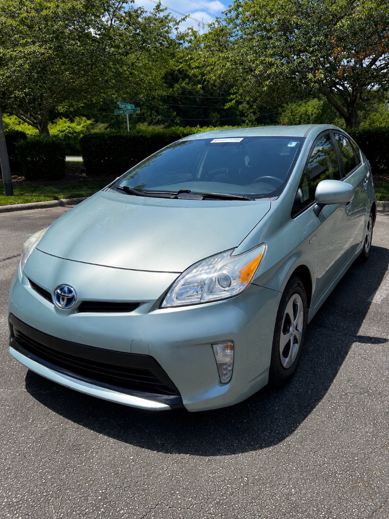 2014 Toyota Prius - $7,499