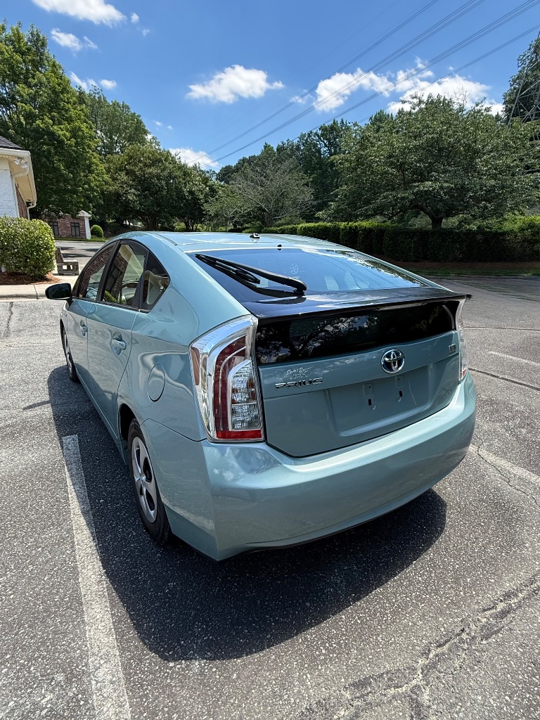 2014 Toyota Prius - $7,499
