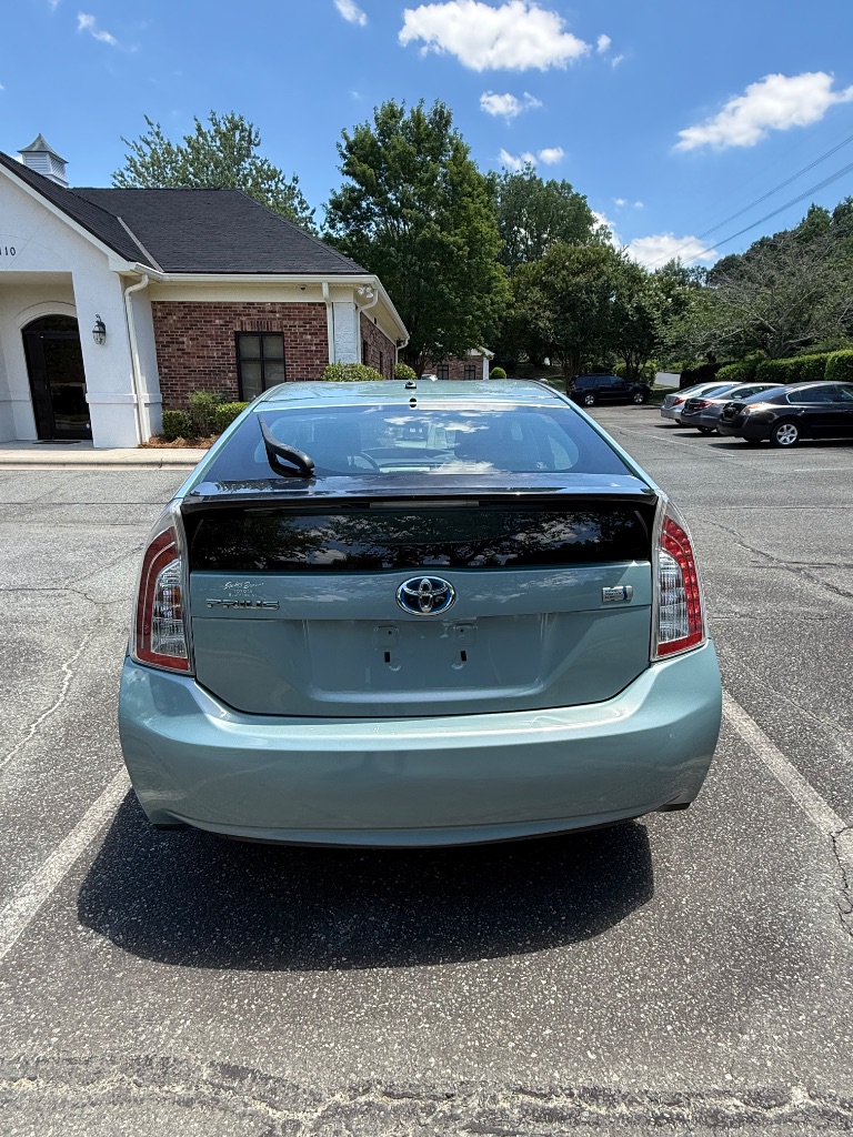 2014 Toyota Prius - $7,499