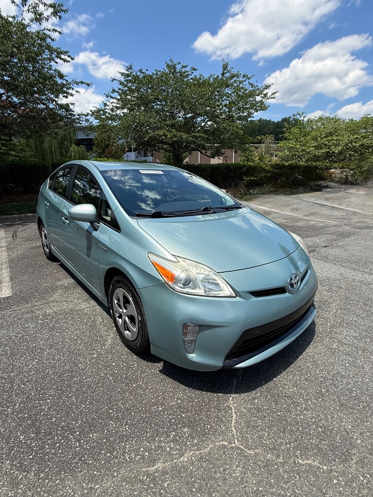 2014 Toyota Prius - $7,499