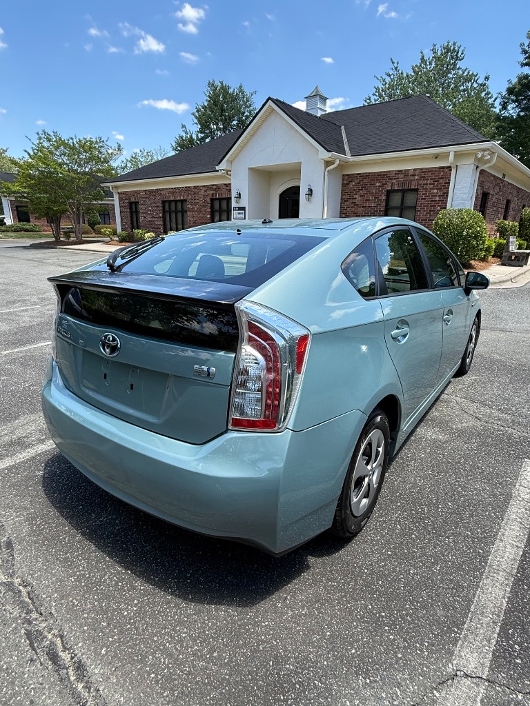 2014 Toyota Prius - $7,499