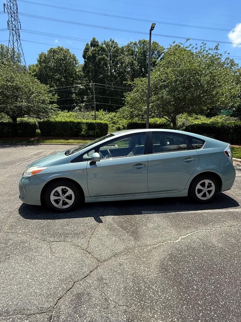 2014 Toyota Prius - $7,499