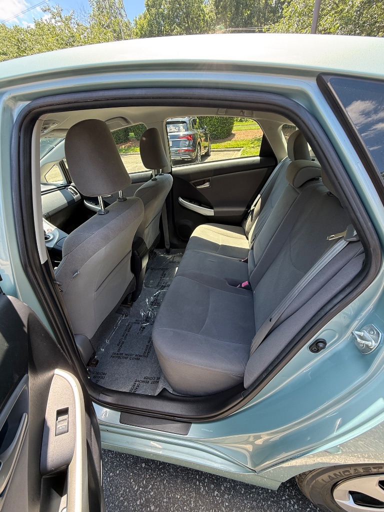 2014 Toyota Prius - $7,499