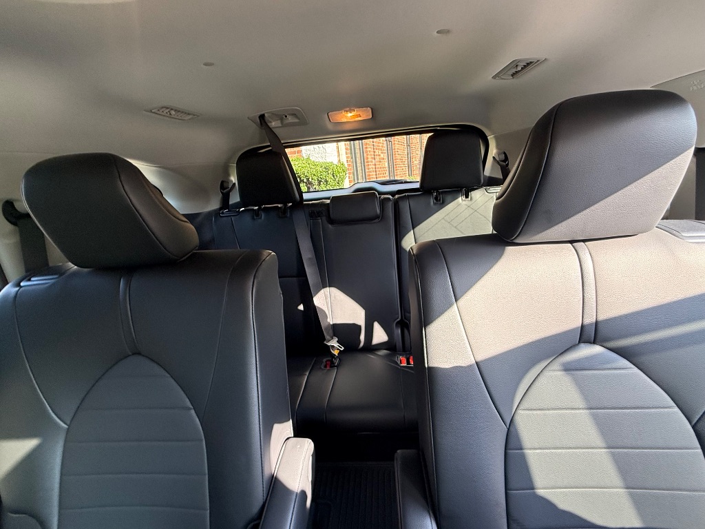 2020 Toyota Highlander - $27,999