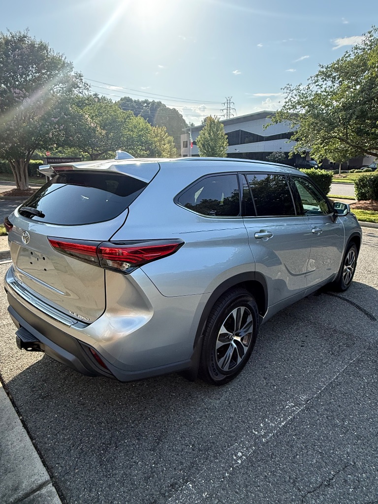 2020 Toyota Highlander - $27,999
