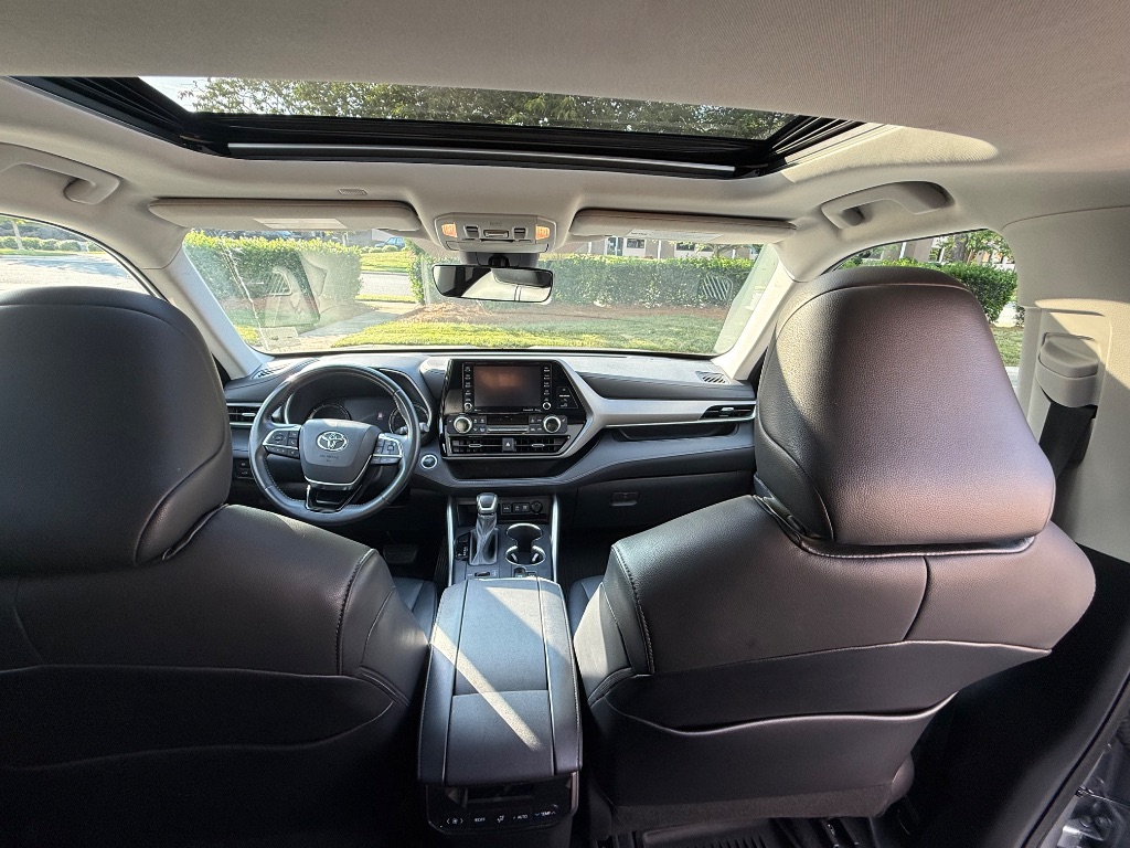 2020 Toyota Highlander - $27,999
