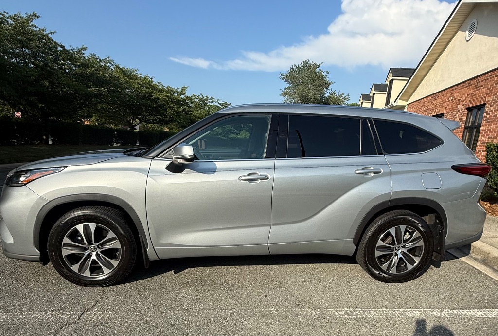 2020 Toyota Highlander - $27,999