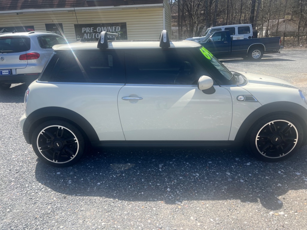 2013 MINI Cooper photo