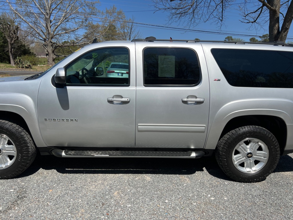 2012 Chevrolet Suburban LT 1500 photo