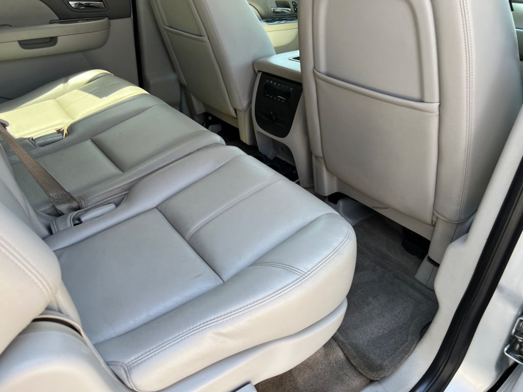 2012 Chevrolet Suburban LT 1500 photo