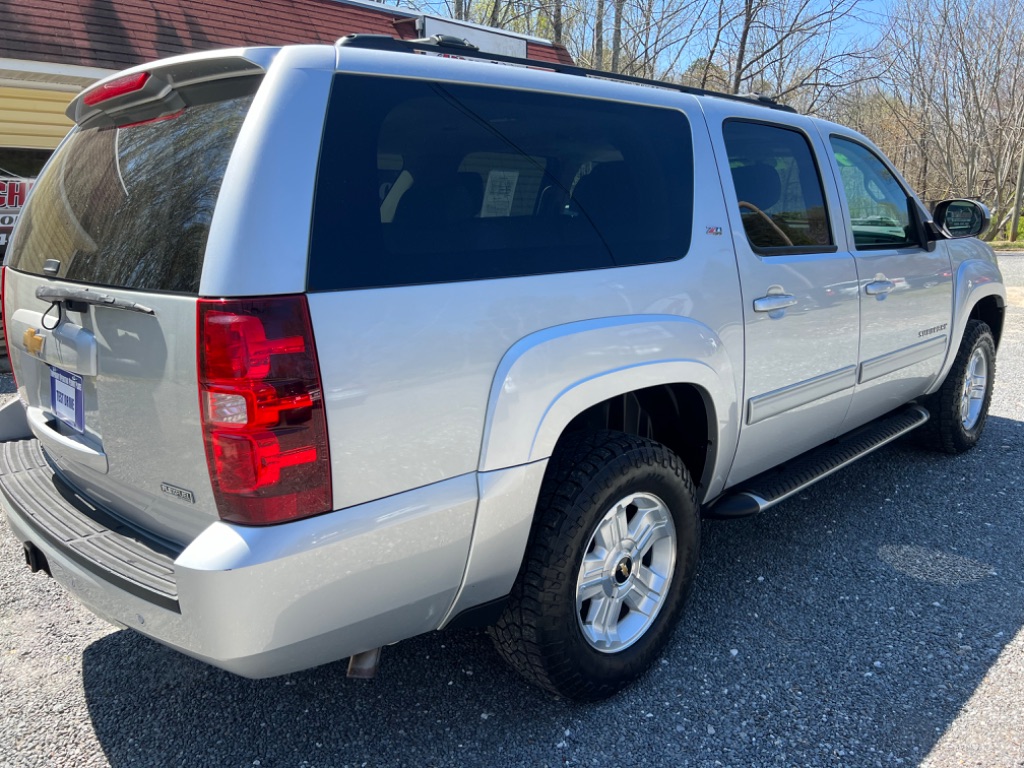 2012 Chevrolet Suburban LT 1500 photo