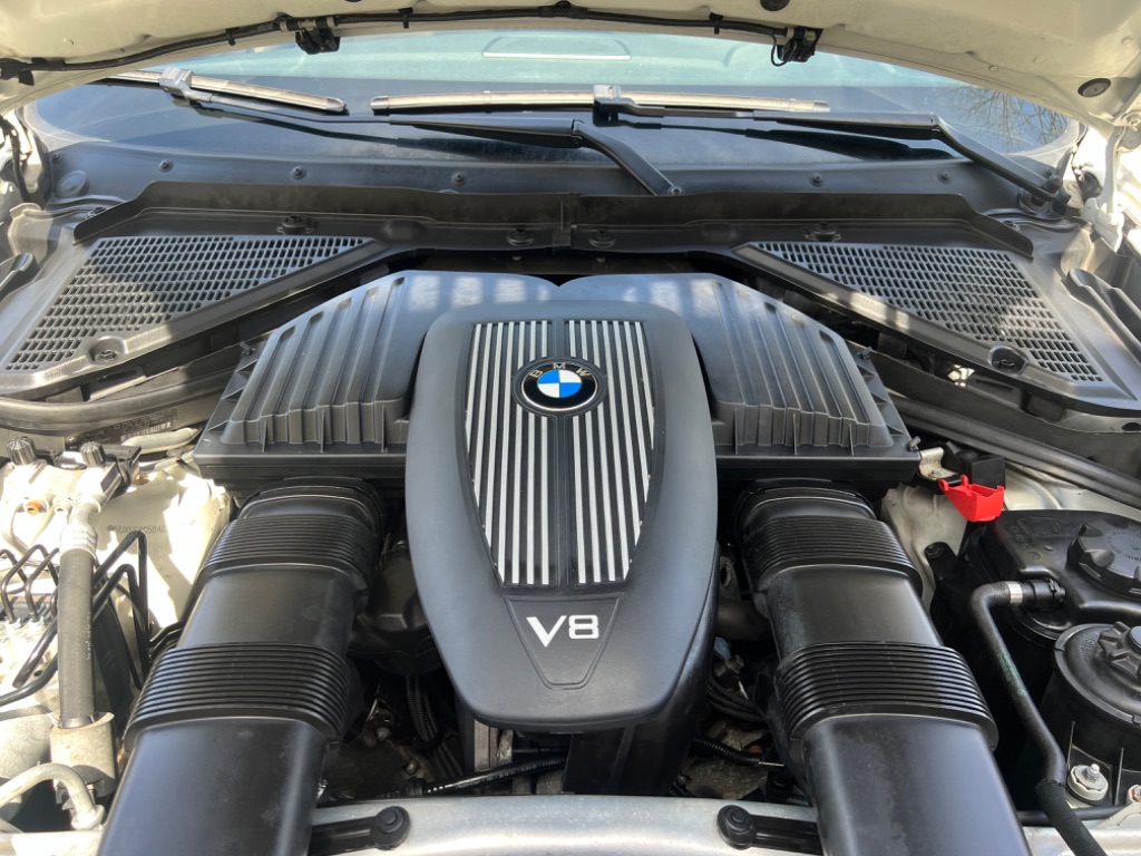 2010 BMW X5 xDrive48i photo