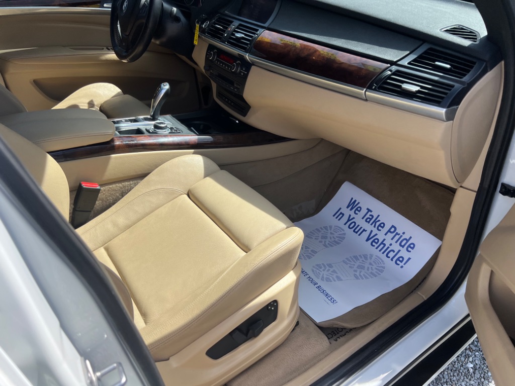 2010 BMW X5 xDrive48i photo