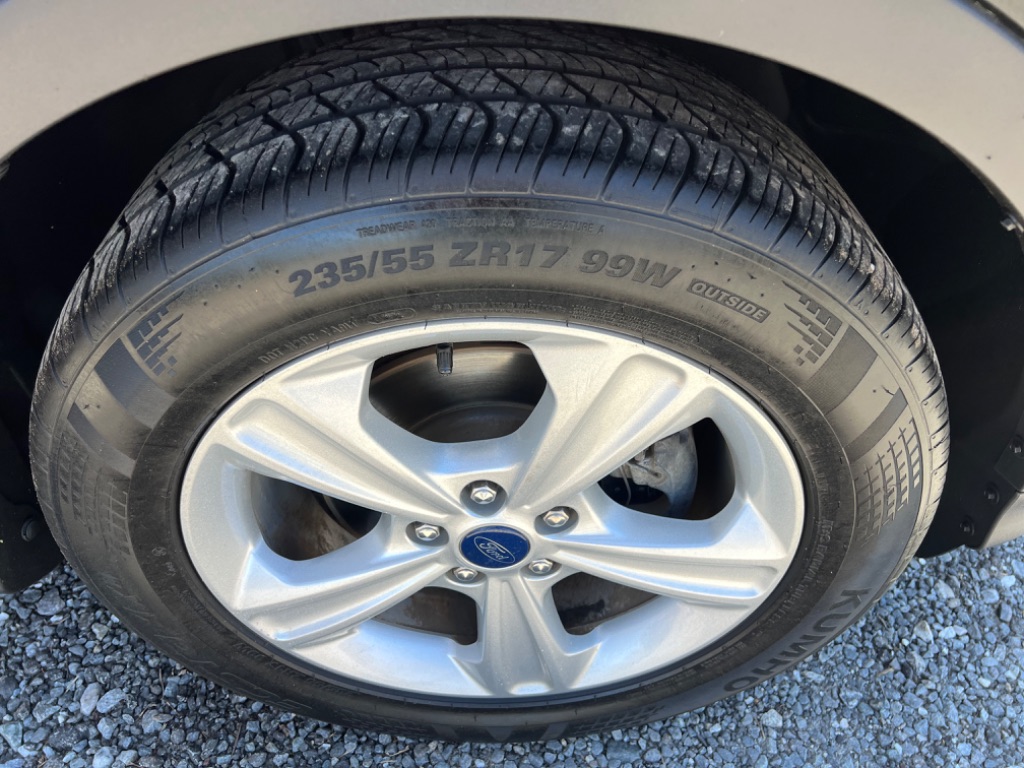 2014 Ford Escape SE photo