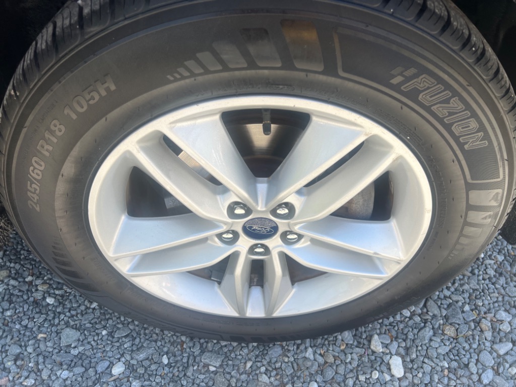 2015 Ford Edge SEL photo