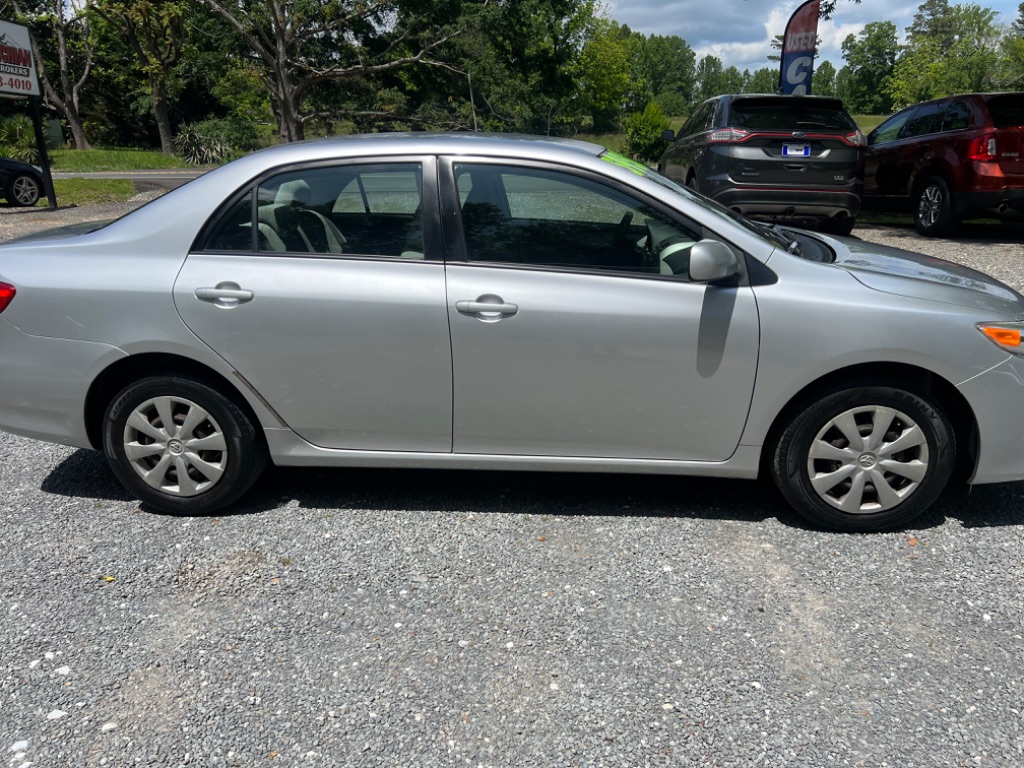 2011 Toyota Corolla photo