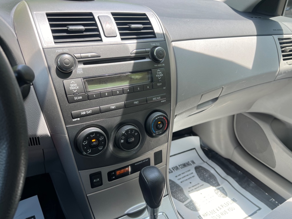 2011 Toyota Corolla photo