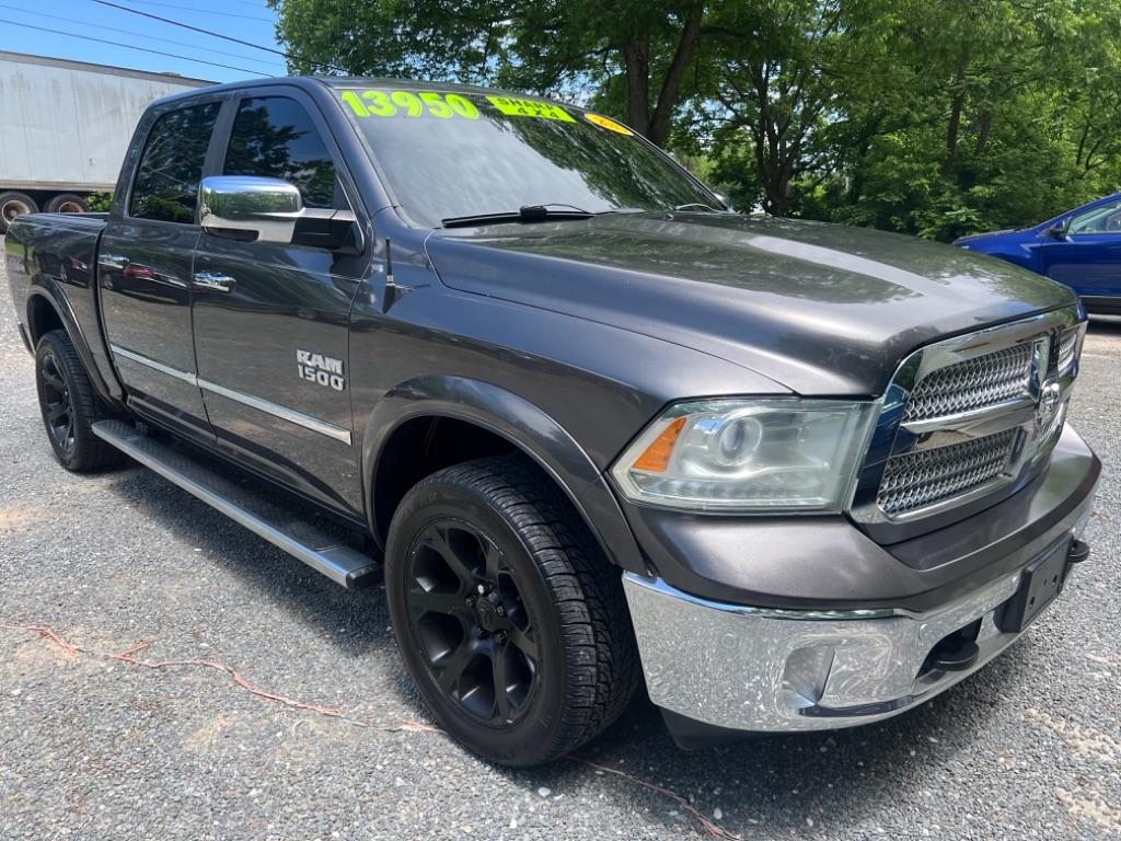 2015 RAM 1500 Laramie photo