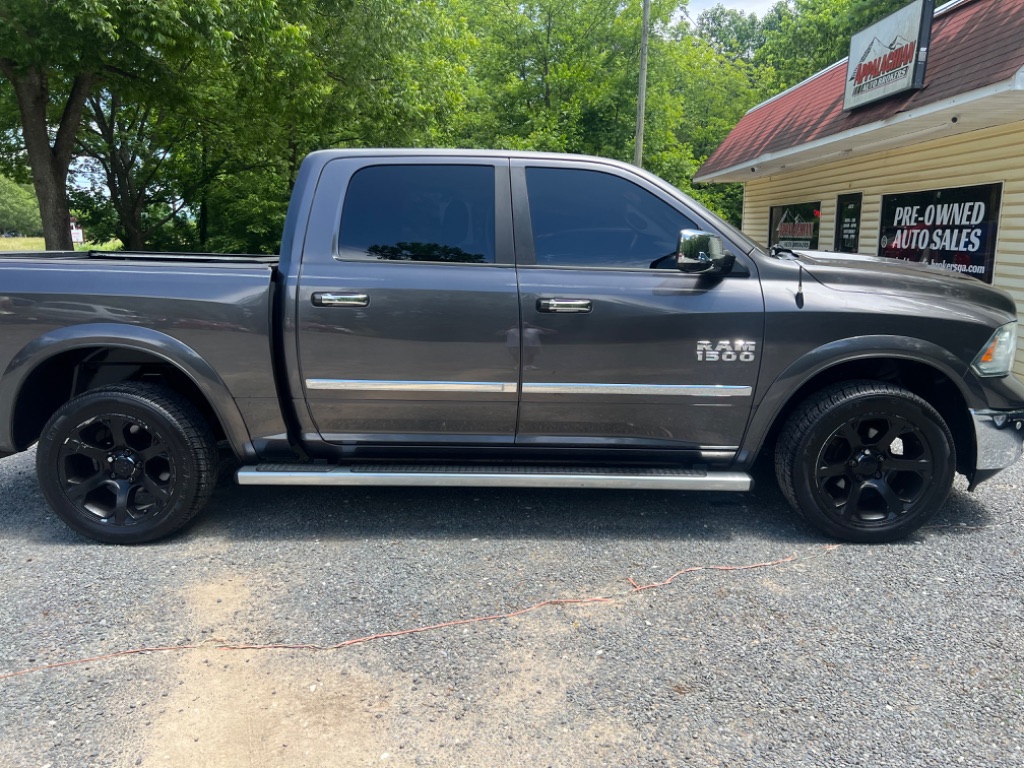 2015 RAM 1500 Laramie photo
