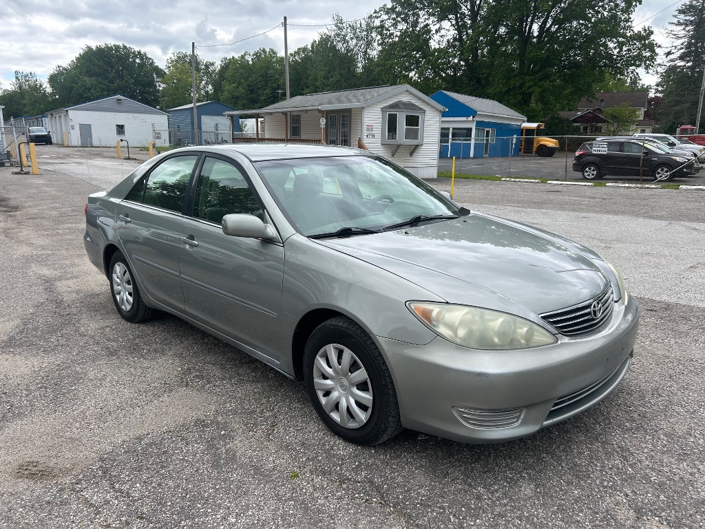 2005 Toyota Camry Standard photo
