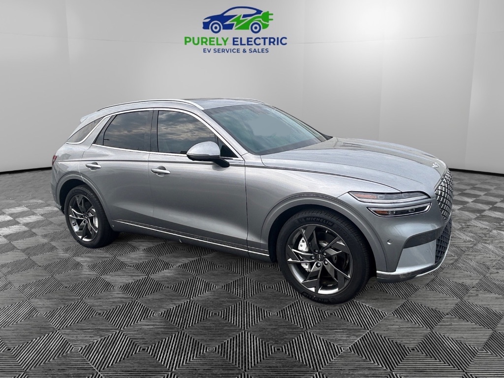 2023 Genesis Gv70 - $39,999