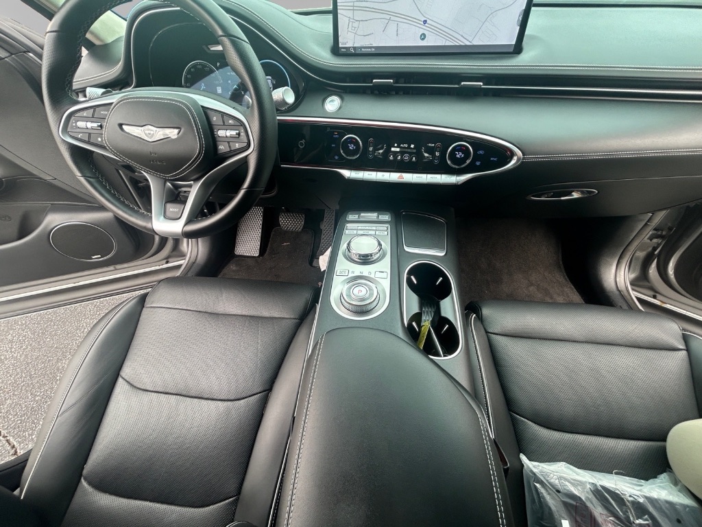2023 Genesis Gv70 - $39,999