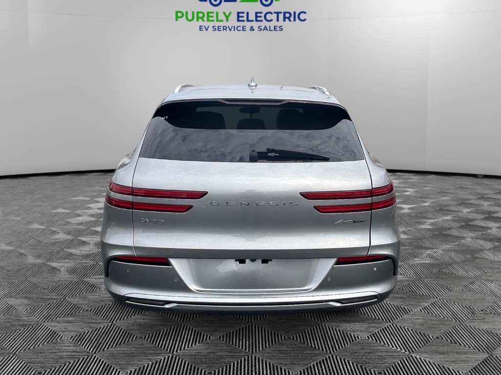 2023 Genesis Gv70 - $39,999