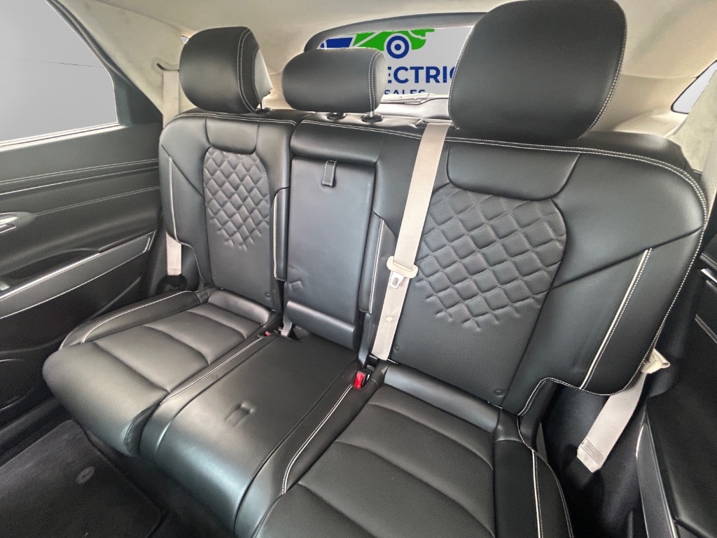 2023 Genesis Gv70 - $39,999