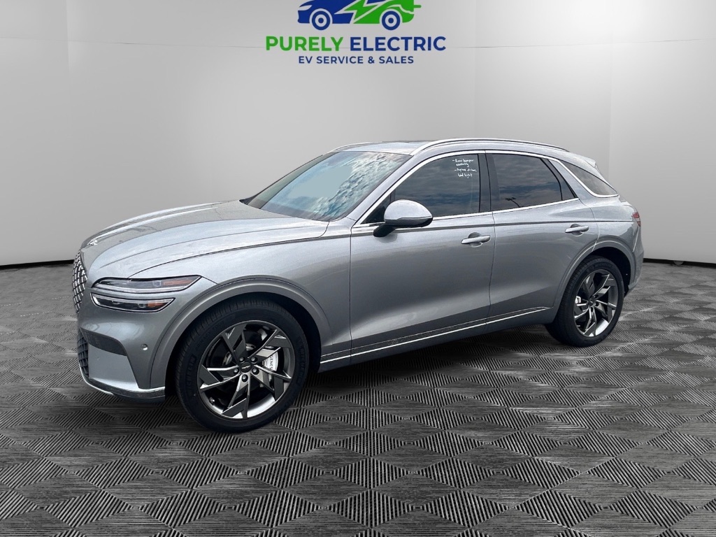2023 Genesis Gv70 - $39,999