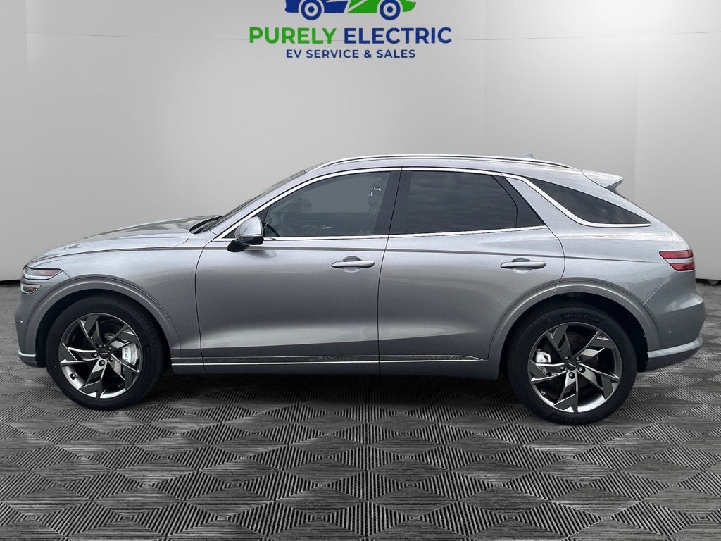 2023 Genesis Gv70 - $39,999