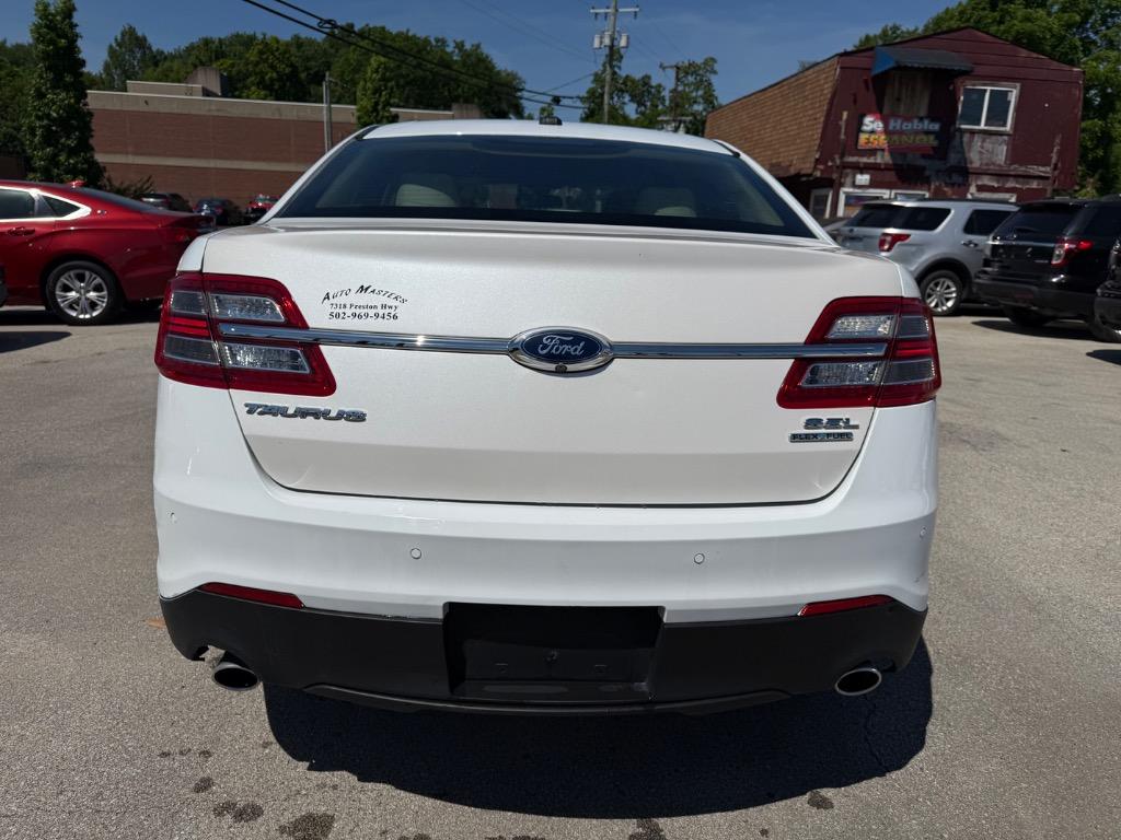 2016 Ford Taurus