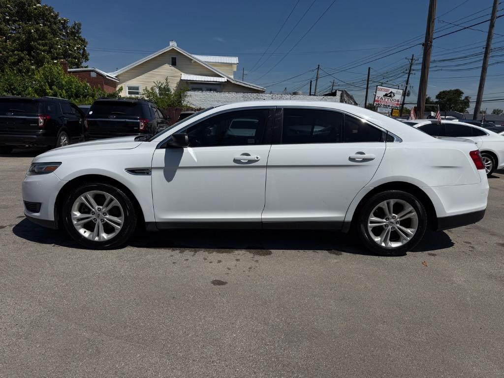 2016 Ford Taurus
