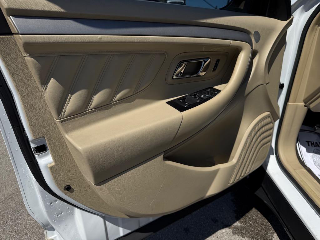 2016 Ford Taurus