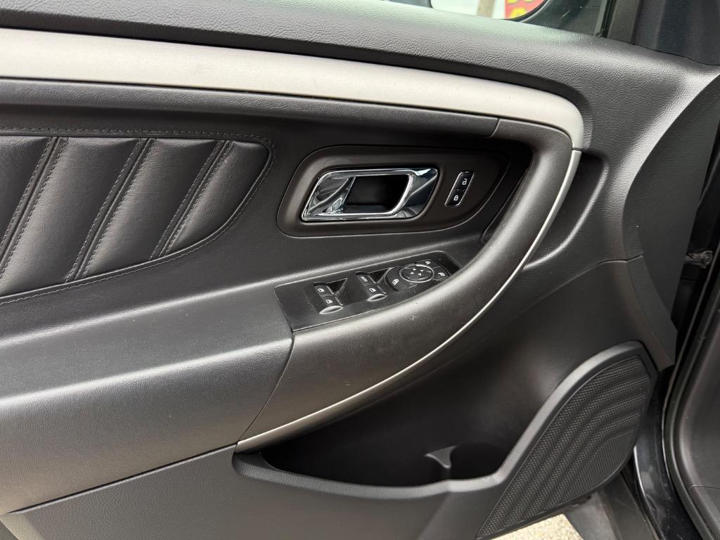 2015 Ford Taurus