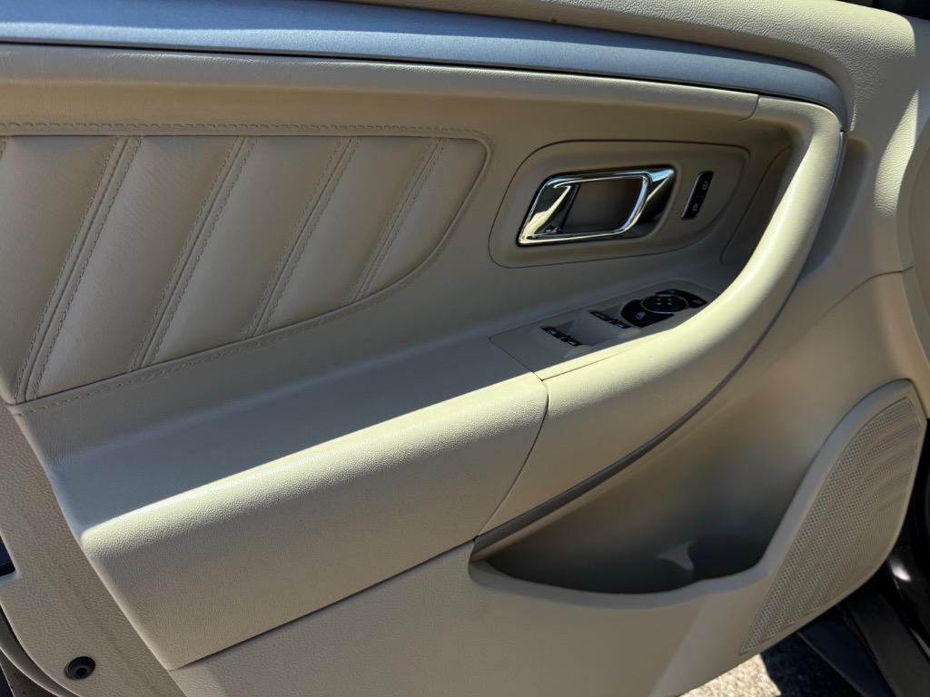2014 Ford Taurus