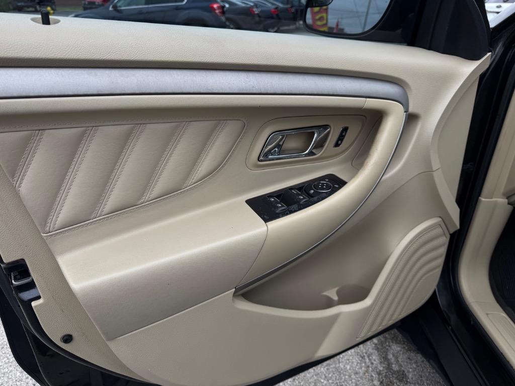 2015 Ford Taurus