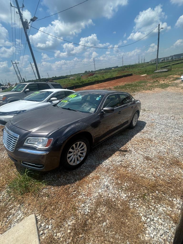 2014 Chrysler 300 - $7,000