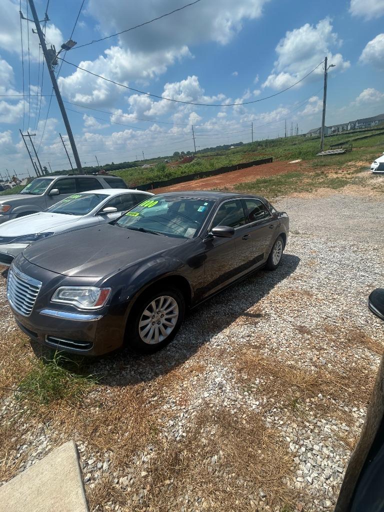 2014 Chrysler 300 - $7,000