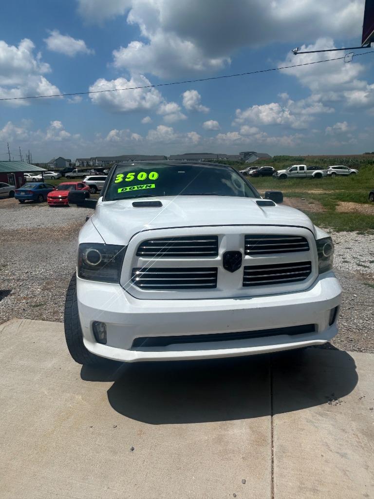 2016 Ram 1500 - $17,500