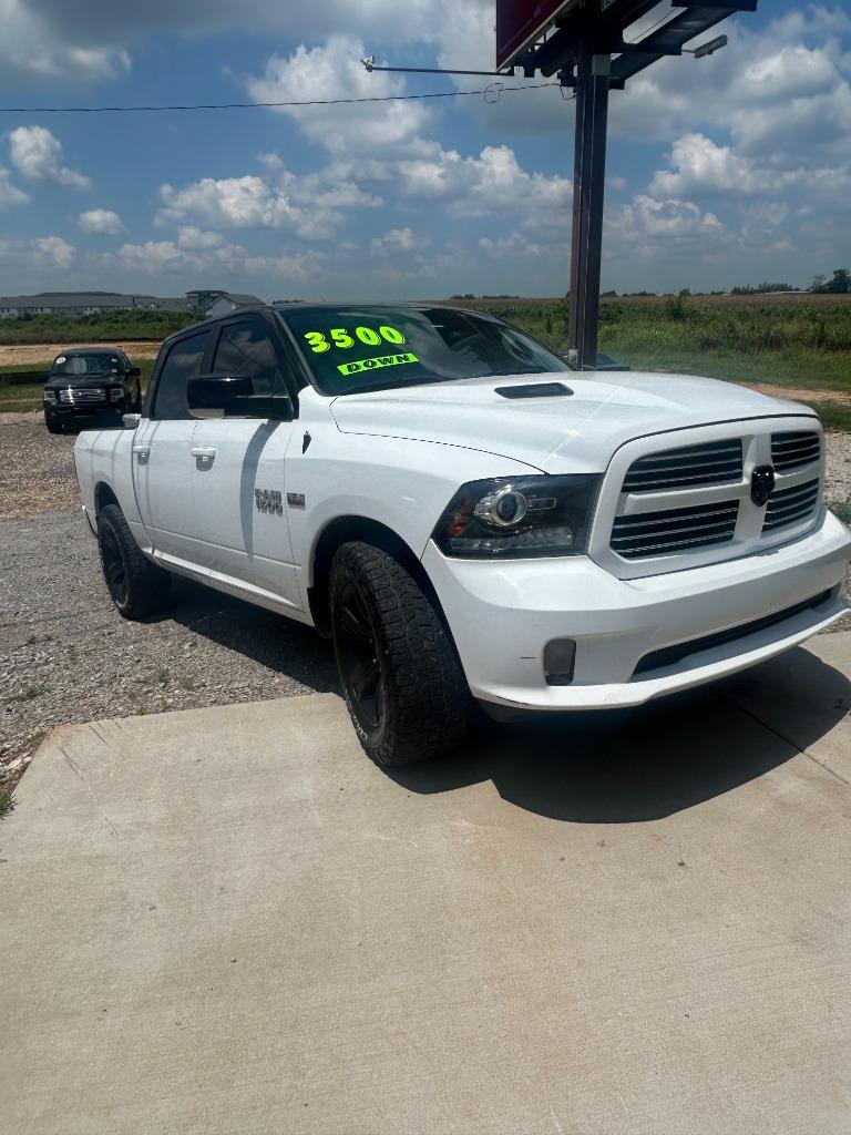 2016 Ram 1500 - $17,500