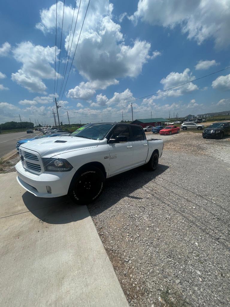 2016 Ram 1500 - $17,500